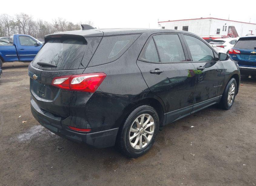 Photo 4 of 2019 Chevrolet Equinox LS (VIN 2GNAXHEV9K6261552)