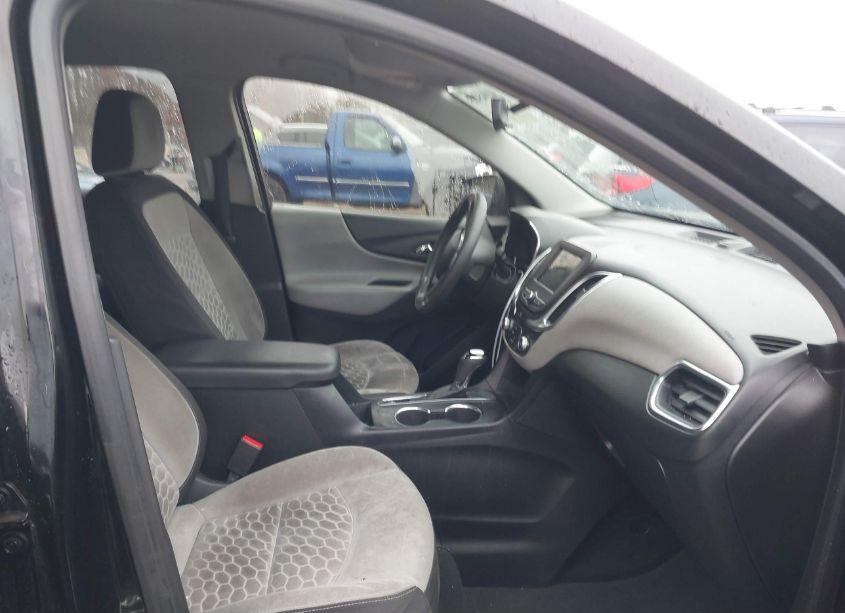 Photo 5 of 2019 Chevrolet Equinox LS (VIN 2GNAXHEV9K6261552)