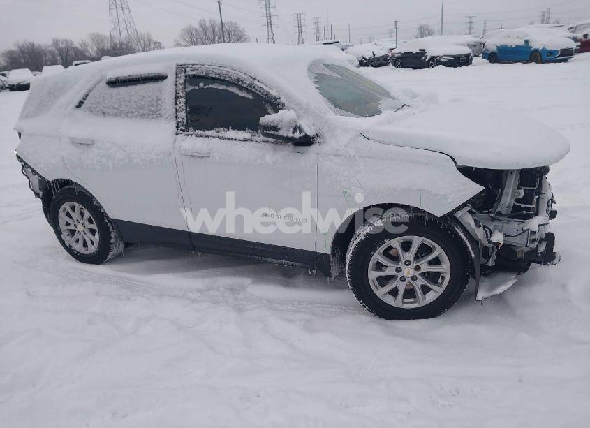 2020 Chevrolet Equinox FWD LS (VIN 2GNAXHEV9L6125844) main photo