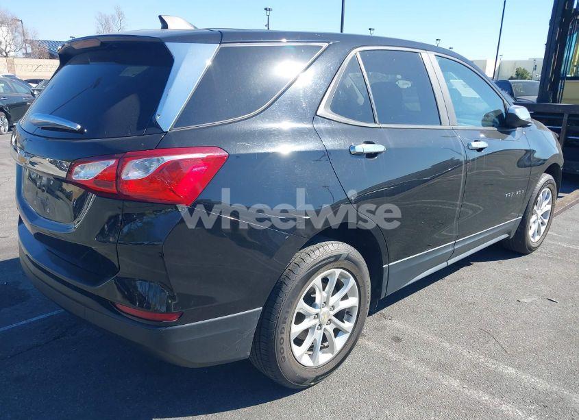 Photo 4 of 2020 Chevrolet Equinox FWD LS (VIN 2GNAXHEV9L6276182)
