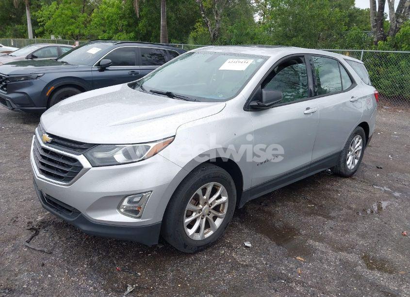 Photo 2 of 2018 Chevrolet Equinox LS (VIN 2GNAXHEVXJ6163791)