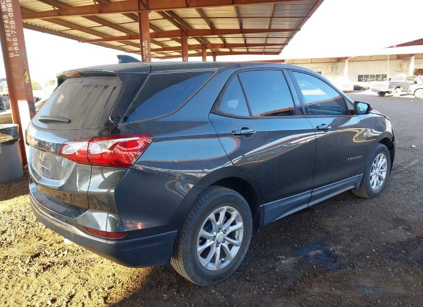 Photo 4 of 2018 Chevrolet Equinox LS (VIN 2GNAXHEVXJ6185371)