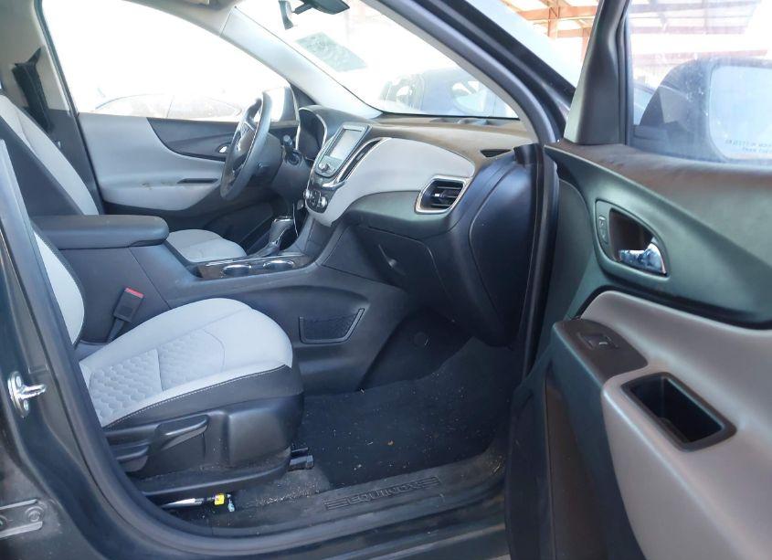 Photo 5 of 2018 Chevrolet Equinox LS (VIN 2GNAXHEVXJ6185371)