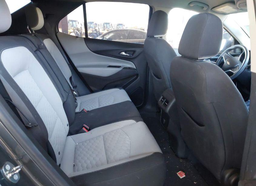 Photo 8 of 2018 Chevrolet Equinox LS (VIN 2GNAXHEVXJ6185371)