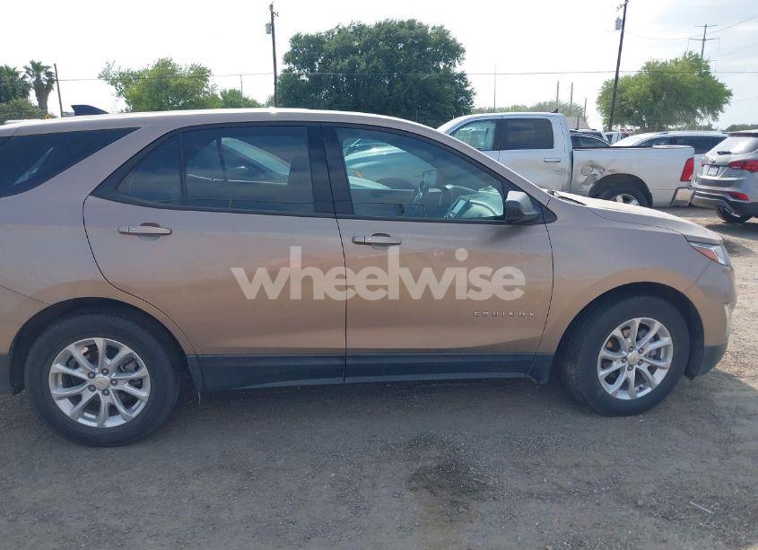 Photo 13 of 2018 Chevrolet Equinox LS (VIN 2GNAXHEVXJ6224492)