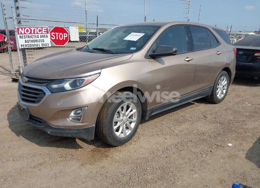 Photo 2 of 2018 Chevrolet Equinox LS (VIN 2GNAXHEVXJ6224492)