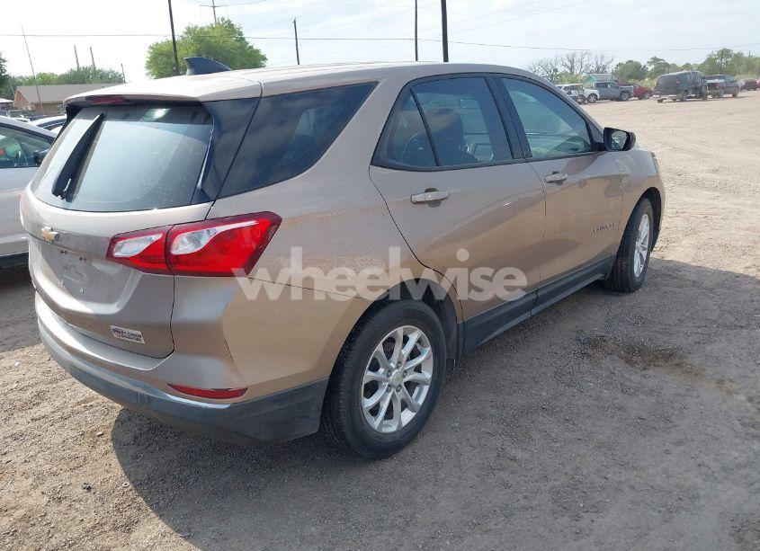 Photo 4 of 2018 Chevrolet Equinox LS (VIN 2GNAXHEVXJ6224492)