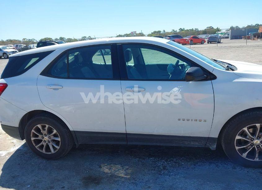 Photo 13 of 2018 Chevrolet Equinox LS (VIN 2GNAXHEVXJ6337181)