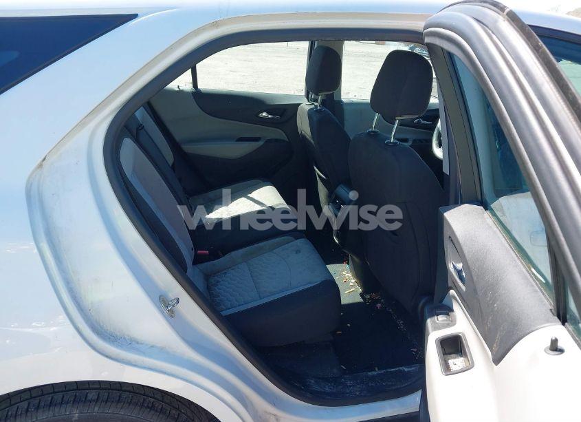 Photo 8 of 2018 Chevrolet Equinox LS (VIN 2GNAXHEVXJ6337181)