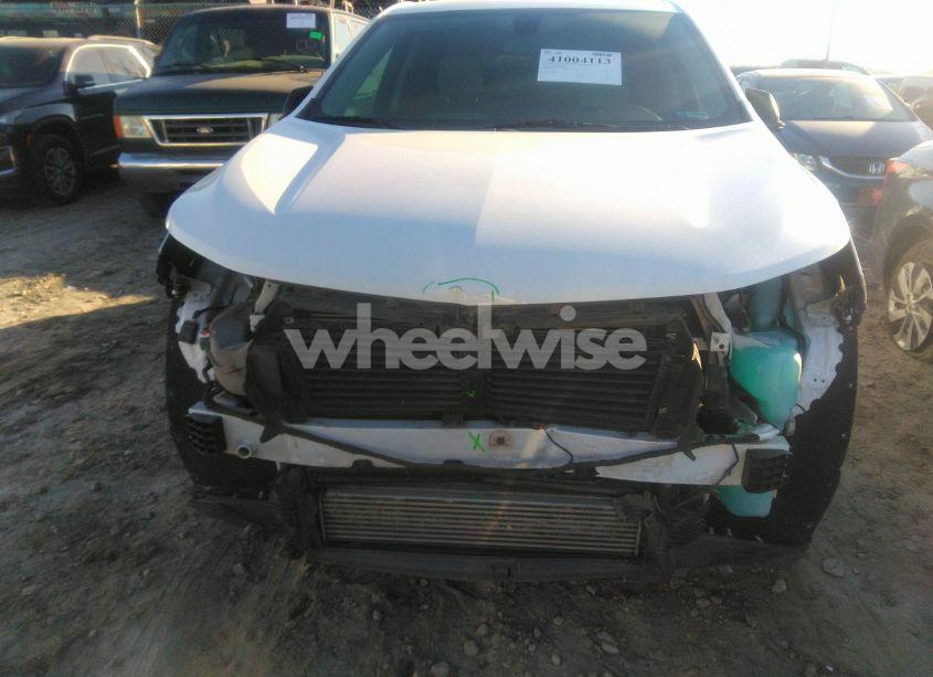 Photo 6 of 2019 Chevrolet Equinox LS (VIN 2GNAXHEVXK6161332)