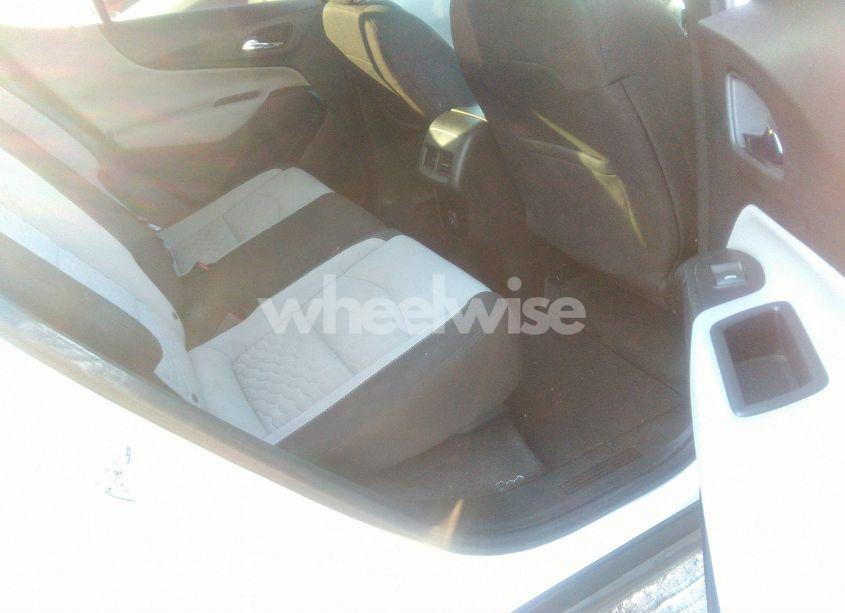 Photo 8 of 2019 Chevrolet Equinox LS (VIN 2GNAXHEVXK6161332)