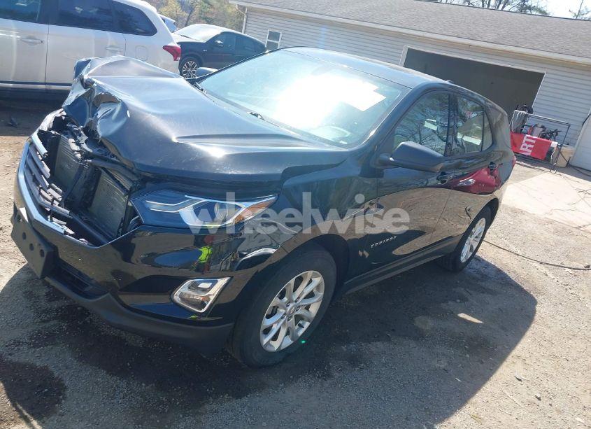 Photo 2 of 2019 Chevrolet Equinox LS (VIN 2GNAXHEVXK6184898)