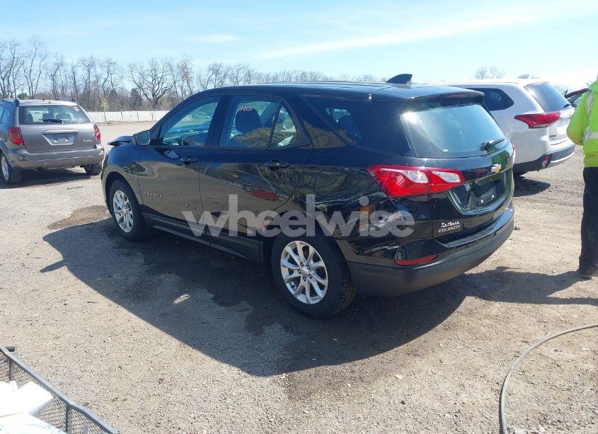 Photo 3 of 2019 Chevrolet Equinox LS (VIN 2GNAXHEVXK6184898)