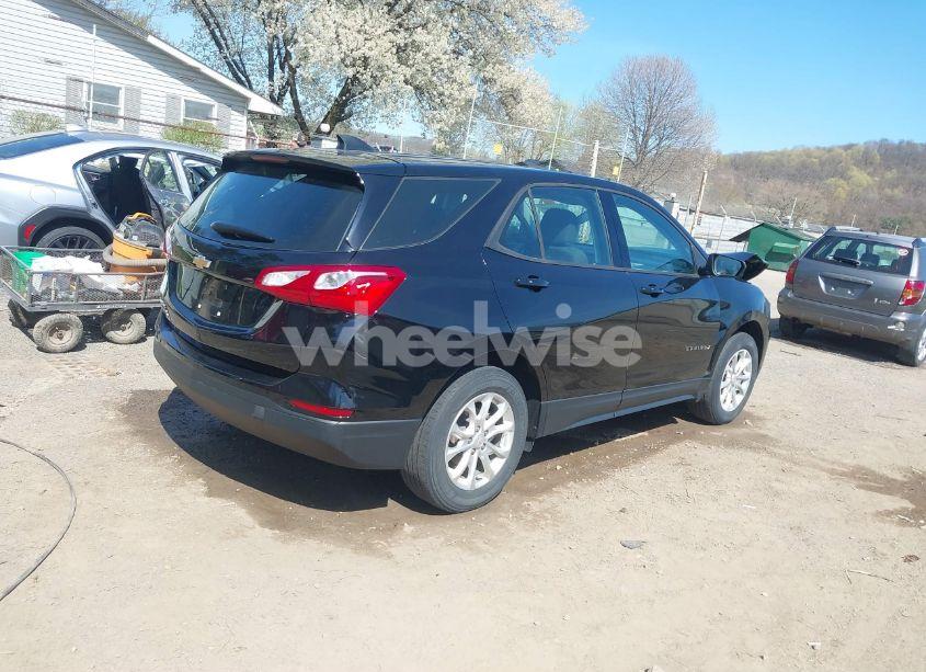 Photo 4 of 2019 Chevrolet Equinox LS (VIN 2GNAXHEVXK6184898)