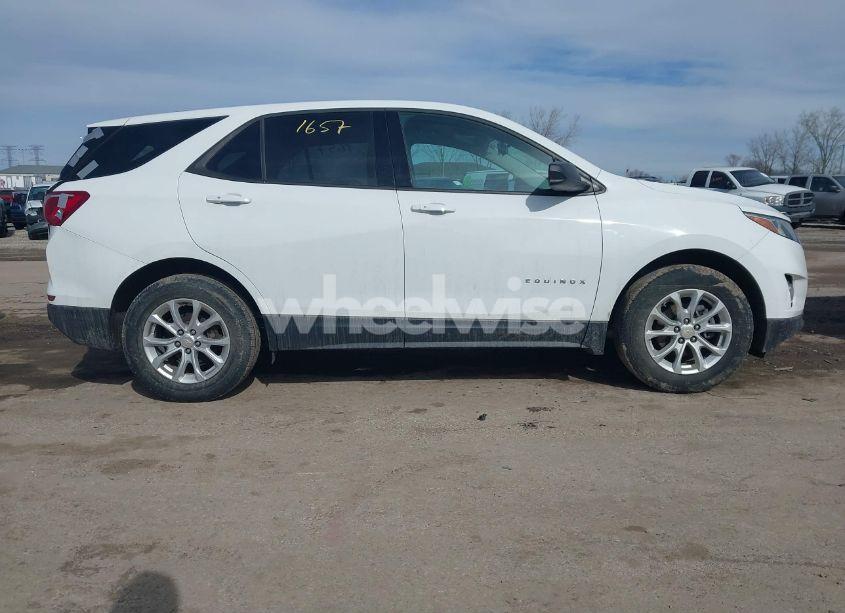 Photo 13 of 2019 Chevrolet Equinox LS (VIN 2GNAXHEVXK6251595)
