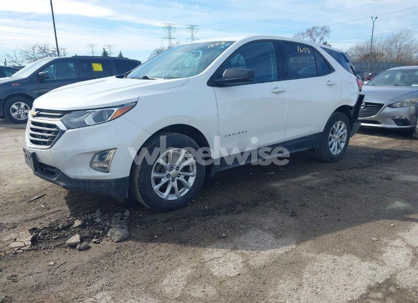 Photo 2 of 2019 Chevrolet Equinox LS (VIN 2GNAXHEVXK6251595)