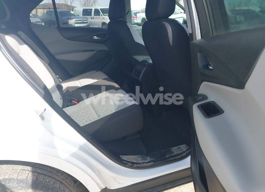 Photo 8 of 2019 Chevrolet Equinox LS (VIN 2GNAXHEVXK6251595)