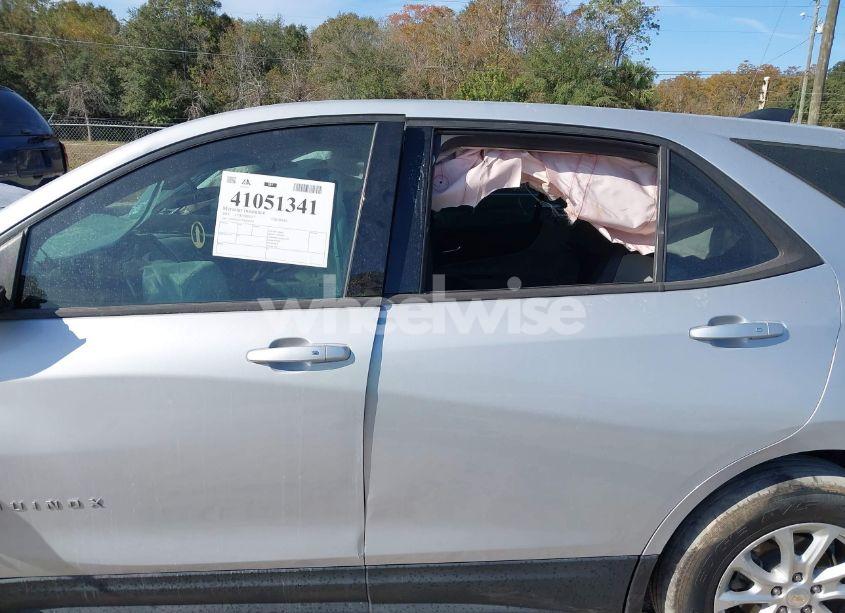 Photo 13 of 2019 Chevrolet Equinox LS (VIN 2GNAXHEVXK6286041)