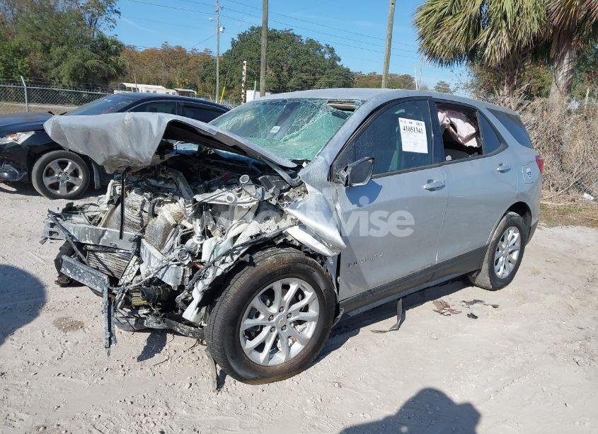 Photo 2 of 2019 Chevrolet Equinox LS (VIN 2GNAXHEVXK6286041)