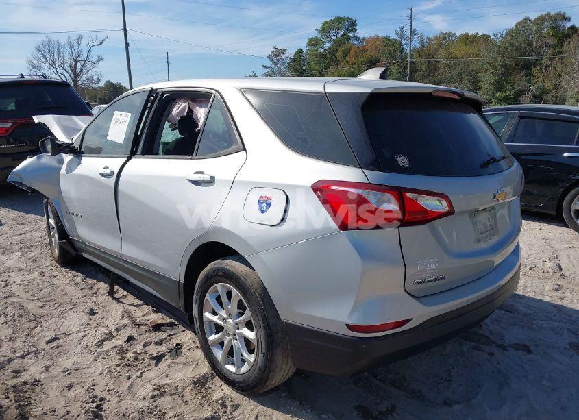 Photo 3 of 2019 Chevrolet Equinox LS (VIN 2GNAXHEVXK6286041)