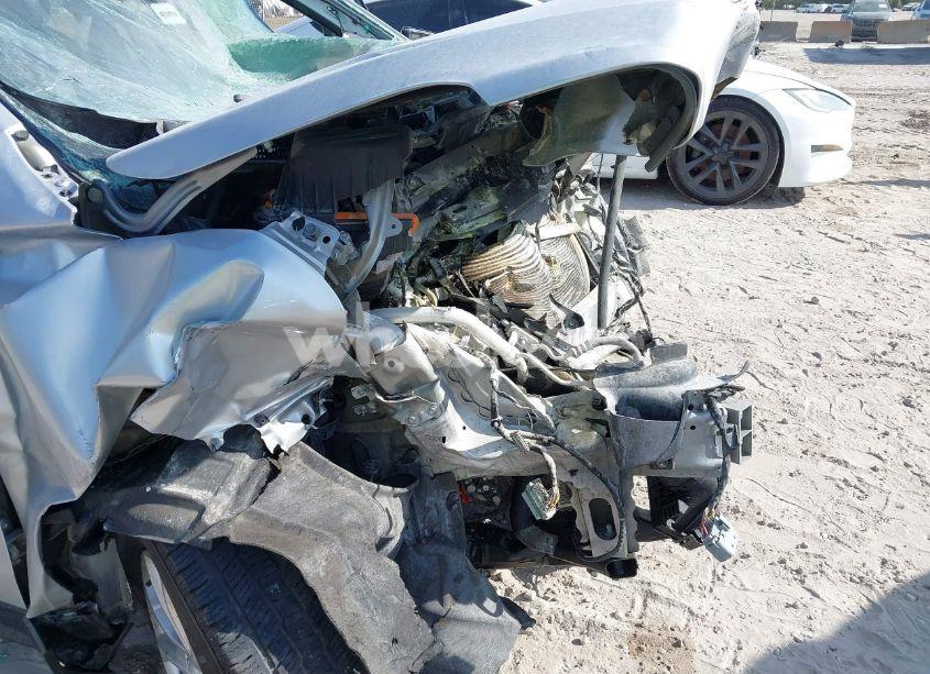 Photo 6 of 2019 Chevrolet Equinox LS (VIN 2GNAXHEVXK6286041)