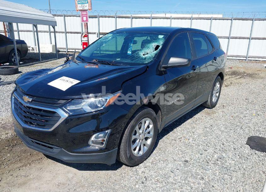 Photo 2 of 2020 Chevrolet Equinox FWD LS (VIN 2GNAXHEVXL6141129)