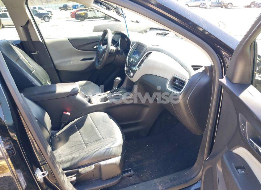 Photo 5 of 2020 Chevrolet Equinox FWD LS (VIN 2GNAXHEVXL6141129)