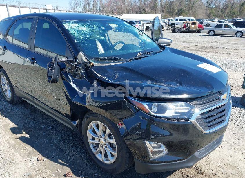 Photo 6 of 2020 Chevrolet Equinox FWD LS (VIN 2GNAXHEVXL6141129)