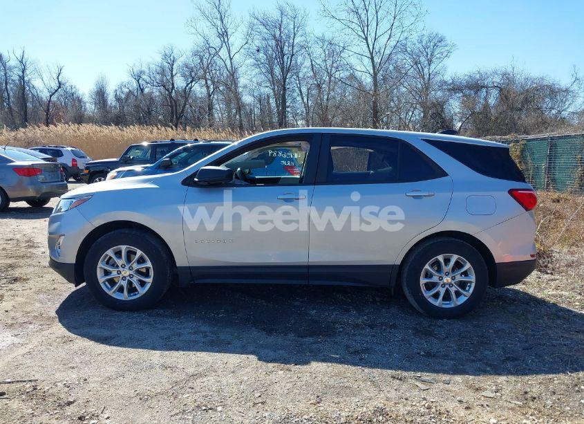 Photo 15 of 2020 Chevrolet Equinox FWD LS (VIN 2GNAXHEVXL6170212)