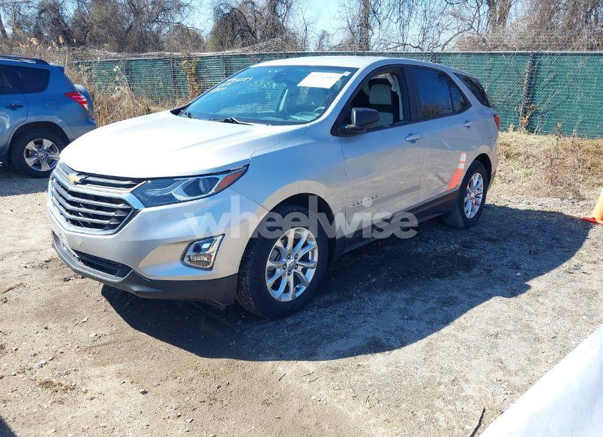 Photo 2 of 2020 Chevrolet Equinox FWD LS (VIN 2GNAXHEVXL6170212)