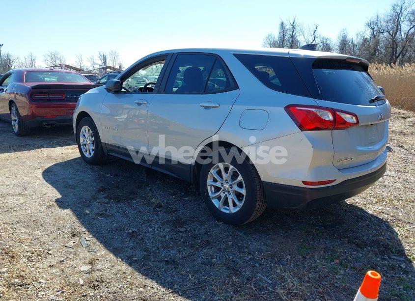 Photo 3 of 2020 Chevrolet Equinox FWD LS (VIN 2GNAXHEVXL6170212)