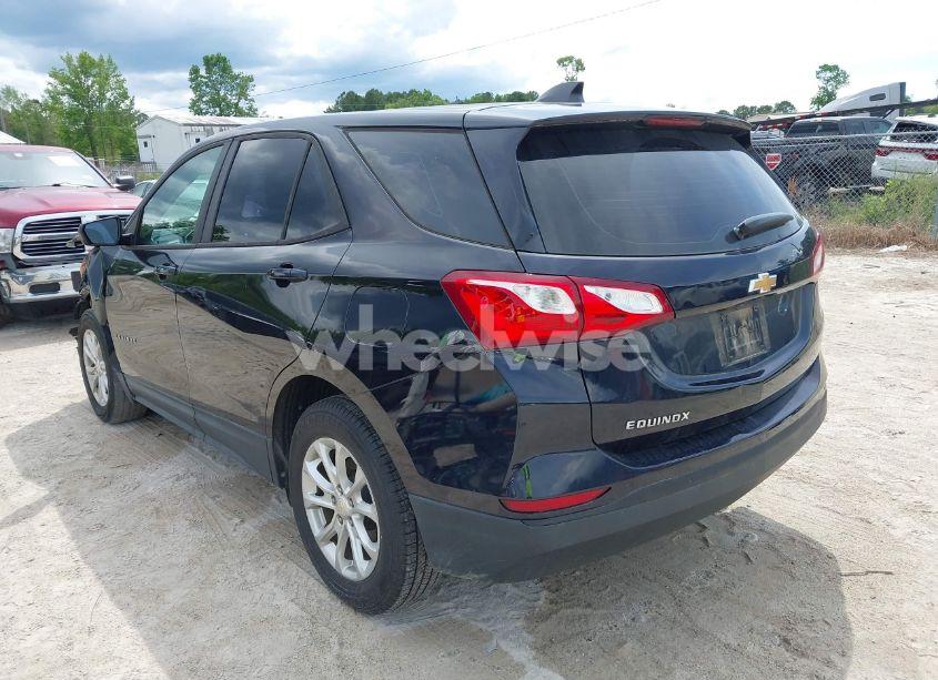 Photo 3 of 2020 Chevrolet Equinox FWD LS (VIN 2GNAXHEVXL6171117)