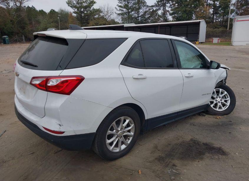 Photo 4 of 2020 Chevrolet Equinox FWD LS (VIN 2GNAXHEVXL6195353)