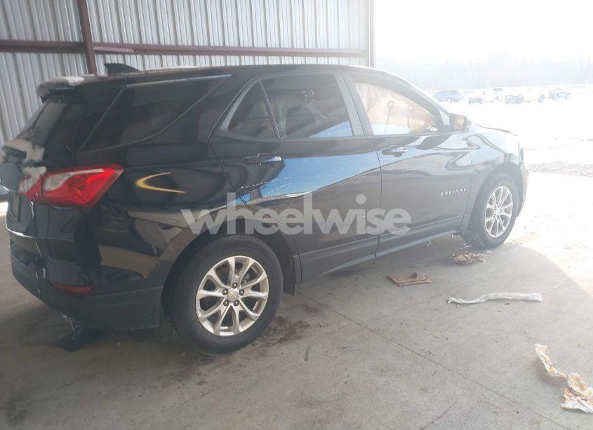 Photo 4 of 2020 Chevrolet Equinox FWD LS (VIN 2GNAXHEVXL6222065)