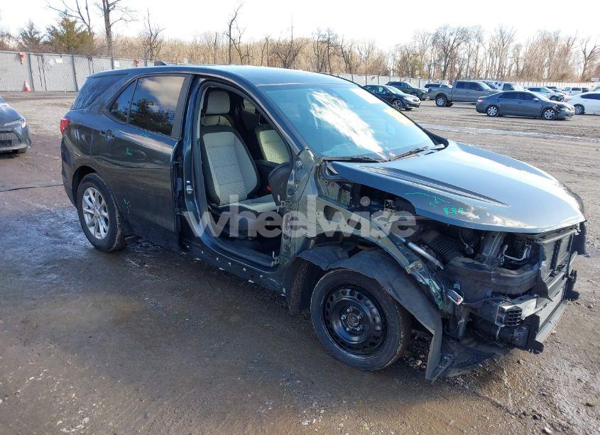 2021 Chevrolet Equinox FWD LS (VIN 2GNAXHEVXM6114465) main photo