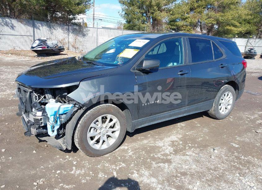 Photo 2 of 2021 Chevrolet Equinox FWD LS (VIN 2GNAXHEVXM6114465)