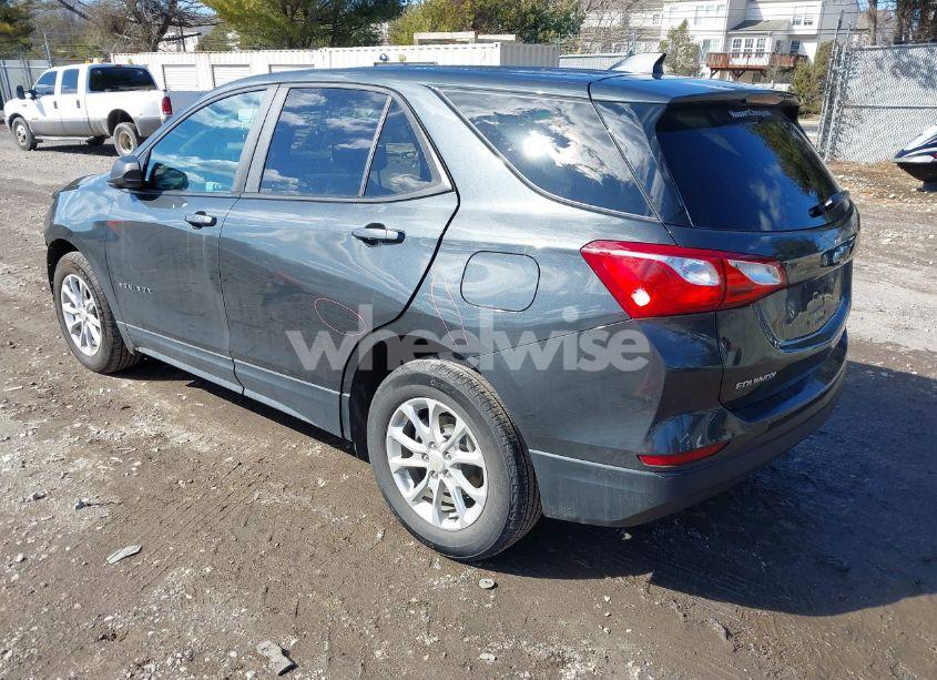 Photo 3 of 2021 Chevrolet Equinox FWD LS (VIN 2GNAXHEVXM6114465)