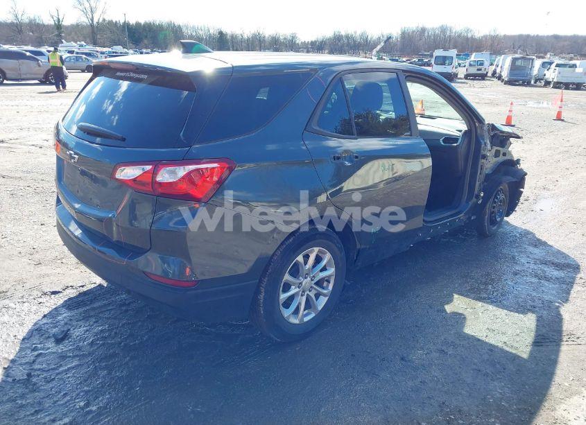 Photo 4 of 2021 Chevrolet Equinox FWD LS (VIN 2GNAXHEVXM6114465)