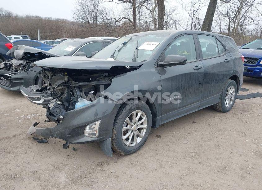 Photo 2 of 2021 Chevrolet Equinox FWD LS (VIN 2GNAXHEVXM6121111)