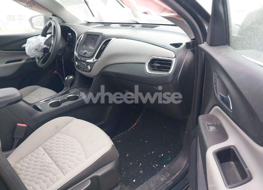 Photo 5 of 2021 Chevrolet Equinox FWD LS (VIN 2GNAXHEVXM6121111)