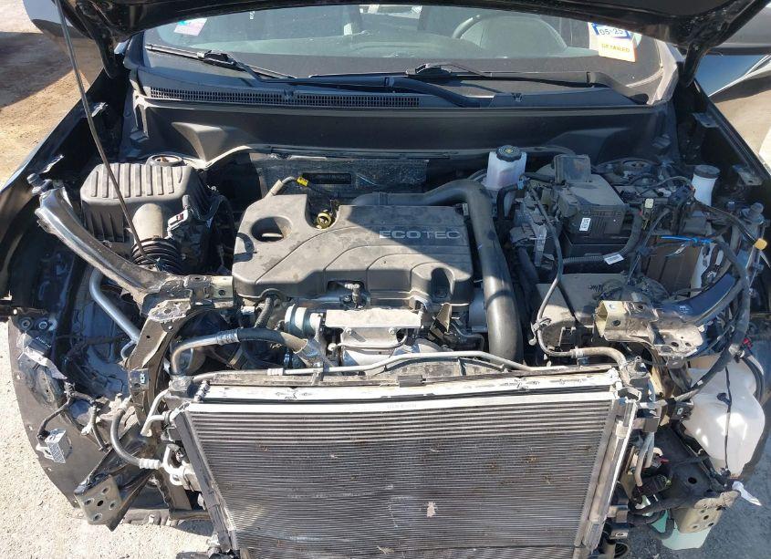 Photo 10 of 2022 Chevrolet Equinox FWD LS (VIN 2GNAXHEVXN6143157)