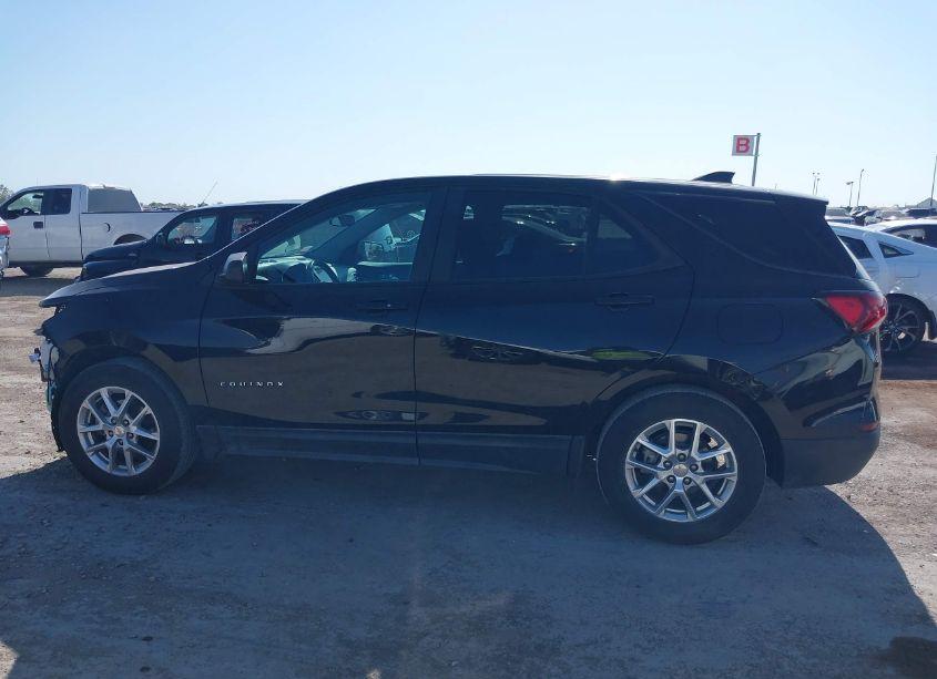 Photo 15 of 2022 Chevrolet Equinox FWD LS (VIN 2GNAXHEVXN6143157)