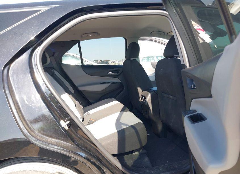 Photo 8 of 2022 Chevrolet Equinox FWD LS (VIN 2GNAXHEVXN6143157)