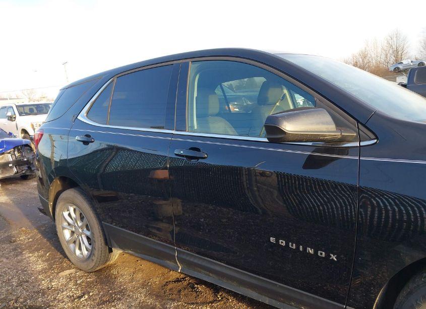 Photo 14 of 2018 Chevrolet Equinox LT (VIN 2GNAXJEV0J6113280)