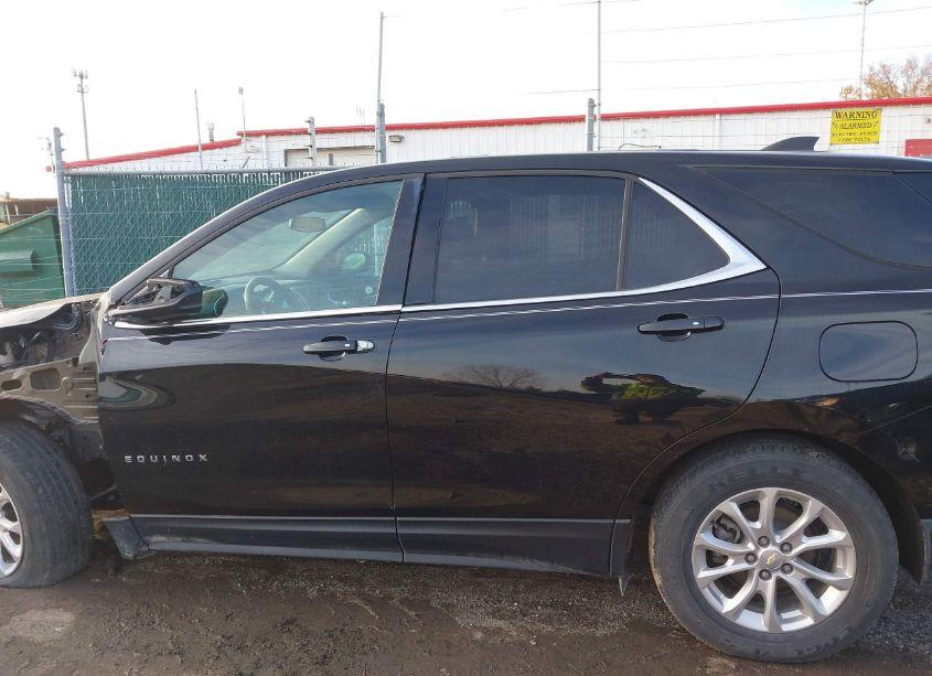 Photo 15 of 2018 Chevrolet Equinox LT (VIN 2GNAXJEV0J6113280)