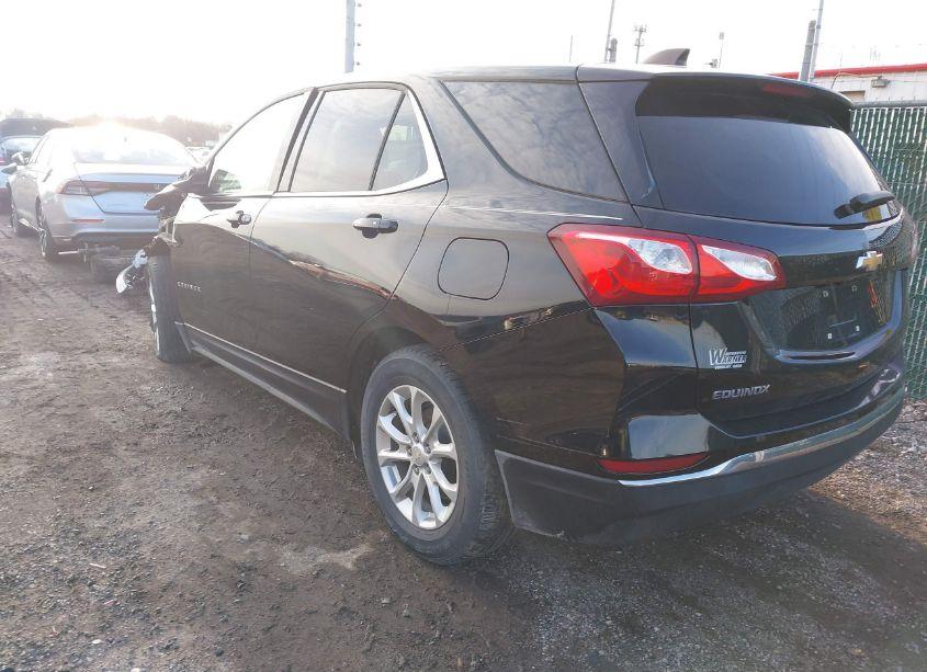 Photo 3 of 2018 Chevrolet Equinox LT (VIN 2GNAXJEV0J6113280)