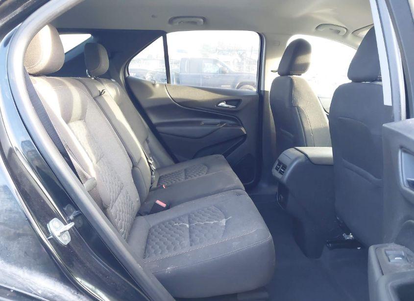 Photo 8 of 2018 Chevrolet Equinox LT (VIN 2GNAXJEV0J6113280)