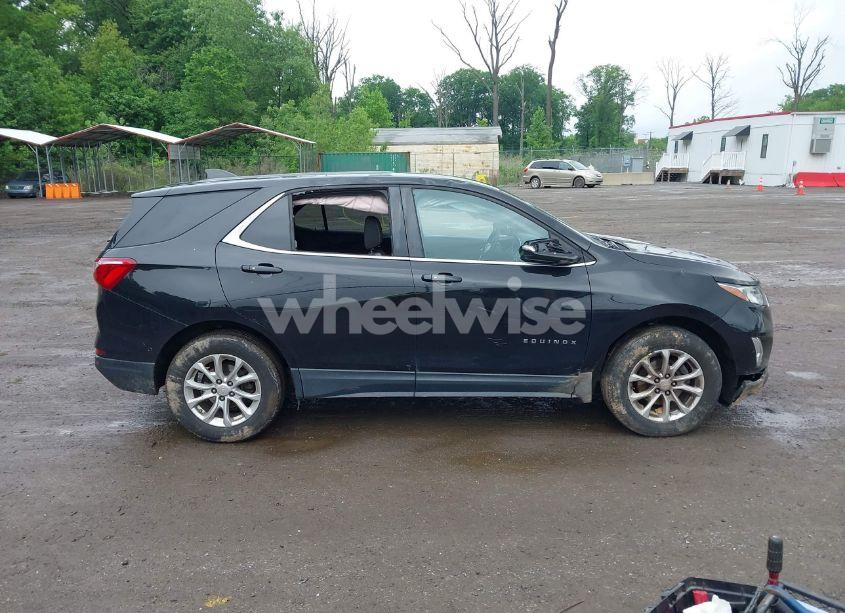 Photo 13 of 2018 Chevrolet Equinox LT (VIN 2GNAXJEV0J6140477)