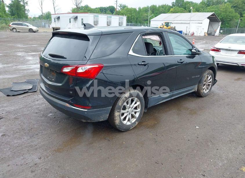 Photo 4 of 2018 Chevrolet Equinox LT (VIN 2GNAXJEV0J6140477)