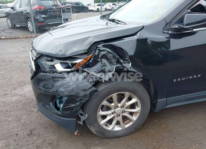 Photo 6 of 2018 Chevrolet Equinox LT (VIN 2GNAXJEV0J6140477)